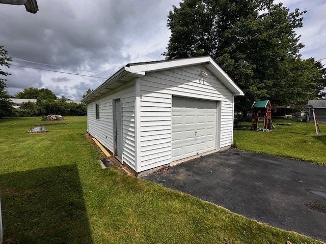 378 Ceylon Rd, Carmichaels/Cumblnd, PA 15320 - detached garage featuring driveway