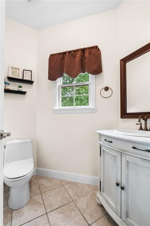 110 Marcur Ln, Center Twp Bea, PA 15061 - bathroom featuring baseboards, toilet, vanity, and tile patterned flooring