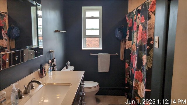 175 Sherman Ave, Waynsbrg/Frankln Twp, PA 15370 - full bathroom featuring toilet, tile patterned flooring, vanity, and a shower with curtain