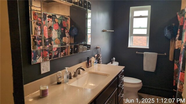 175 Sherman Ave, Waynsbrg/Frankln Twp, PA 15370 - full bath with toilet, vanity, and curtained shower