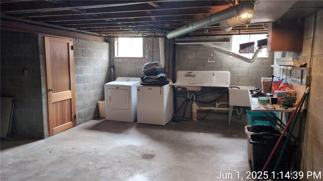 175 Sherman Ave, Waynsbrg/Frankln Twp, PA 15370 - basement with washer and clothes dryer and a sink