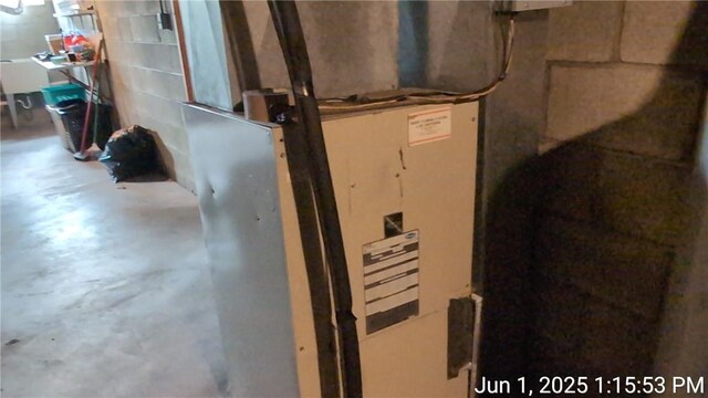 175 Sherman Ave, Waynsbrg/Frankln Twp, PA 15370 - view of utility room