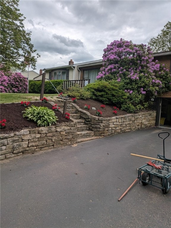 290 Gray Station Rd, Derry Twp, PA 15717 - view of front of home