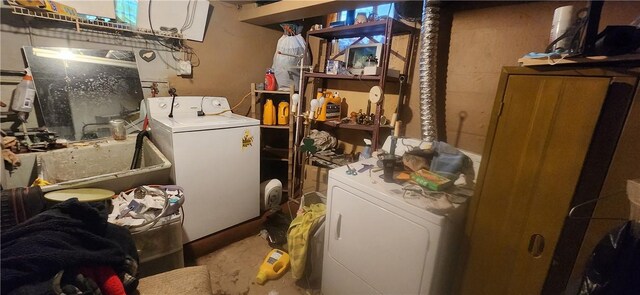 17 Shenango Blvd, Farrell, PA 16121 - washroom featuring washer / clothes dryer