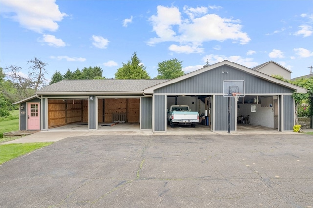 221 Moody Rd, Imperial, PA 15126 - garage with a garage