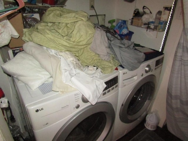 2445 Brownsville Rd, Carrick, PA 15210 - laundry area with washing machine and dryer