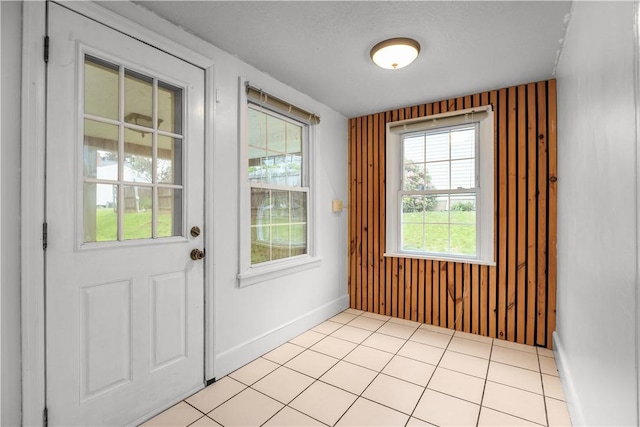 512 Pine Ave, Ellwood City Law, PA 16117 - doorway featuring baseboards