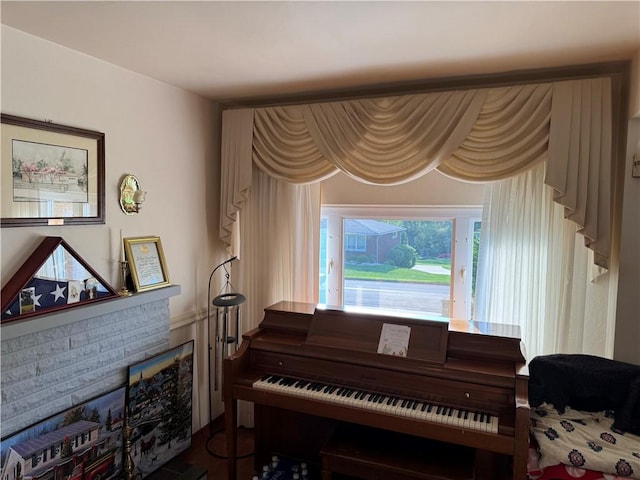 2122 Elizabeth Ct, Export, PA 15632 - view of living area