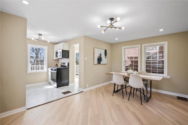 362 Marshall Ave, Observatory Hill, PA 15214 - dining area with a chandelier, healthy amount of natural light, light wood-style flooring, baseboards, and recessed lighting