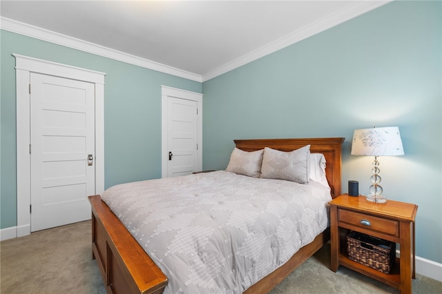 1575 Parkview Blvd, Squirrel Hill, PA 15217 - carpeted bedroom with crown molding and baseboards