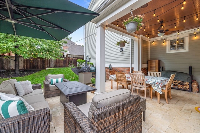 1575 Parkview Blvd, Squirrel Hill, PA 15217 - fenced backyard featuring outdoor lounge area, outdoor dining area, a patio, and a ceiling fan
