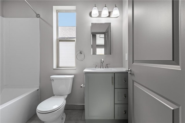 22 Mayflower St, Lincoln-Larimer, PA 15206 - full bathroom featuring vanity, toilet, tile patterned floors, baseboards, and  shower combination