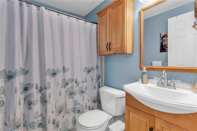 669 Carnival Dr, Plum Boro, PA 15239 - full bathroom with vanity, toilet, and curtained shower