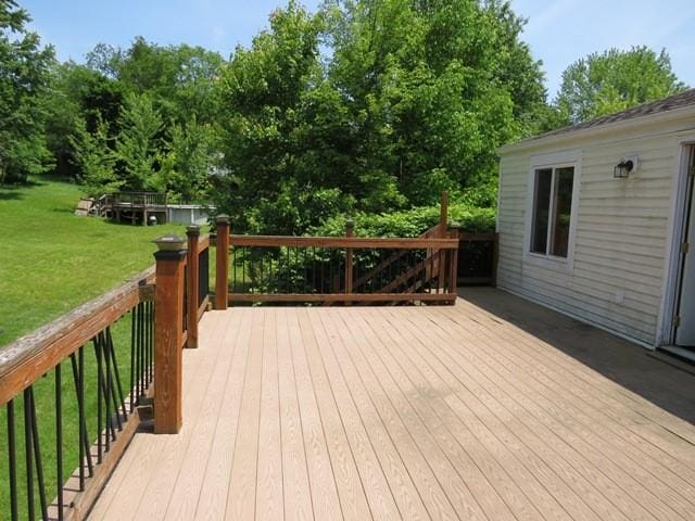 903 Fox Run Cir, Cranberry Twp, PA 16066 - wooden terrace featuring a lawn and view of wooded area