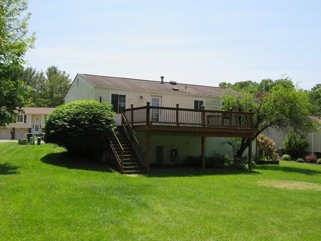 903 Fox Run Cir, Cranberry Twp, PA 16066 - rear view of property featuring a wooden deck, stairway, and a lawn