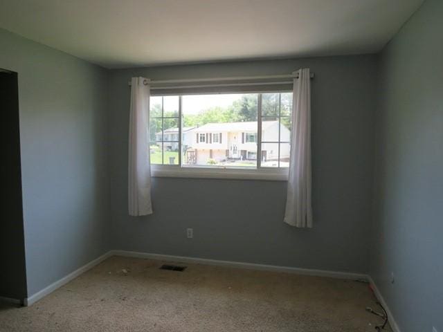 903 Fox Run Cir, Cranberry Twp, PA 16066 - empty room featuring baseboards and carpet flooring