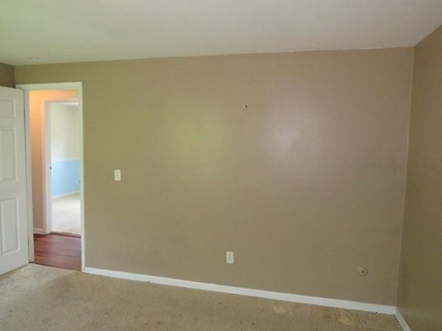 903 Fox Run Cir, Cranberry Twp, PA 16066 - unfurnished room featuring carpet flooring and baseboards