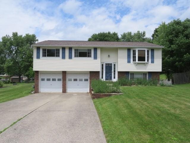 903 Fox Run Cir, Cranberry Twp, PA 16066 - raised ranch featuring brick siding and a front yard