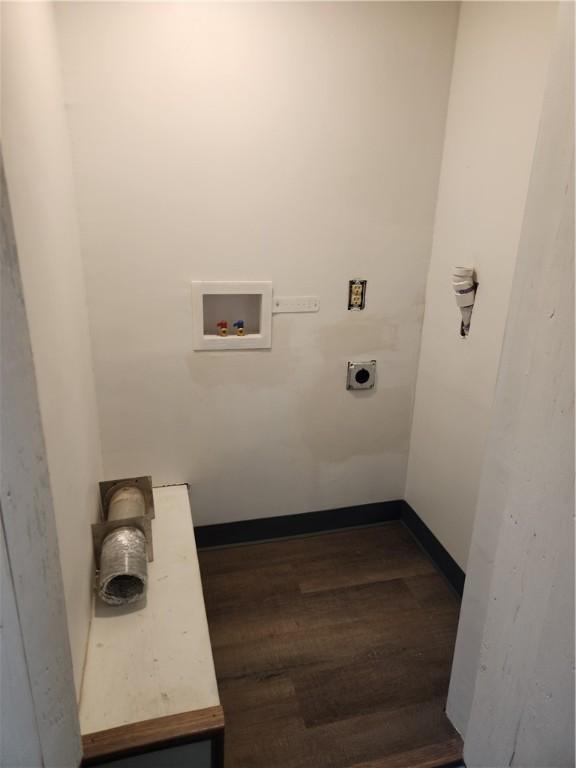 336 Fruit St, Waynsbrg/Frankln Twp, PA 15370 - laundry area featuring electric dryer hookup, washer hookup, dark wood finished floors, and baseboards