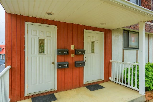 226-228 S Washington St Unit 226, City Of But Se, PA 16001 - entrance to property with covered porch