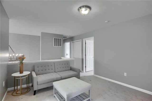 8014 Maureen Dr, Cranberry Twp, PA 16066 - carpeted living room featuring baseboards