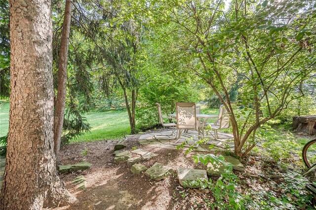 31 Nicholson St, Crafton, PA 15205 - view of yard featuring a patio area