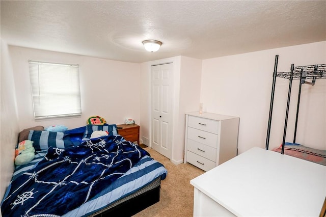 343 Whitestown Rd, Twp Of But Nw, PA 16001 - bedroom with light carpet and a closet