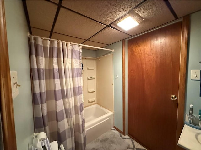 201 Lebanon Manor Dr, West Mifflin, PA 15122 - bathroom featuring a paneled ceiling and shower / bath combo