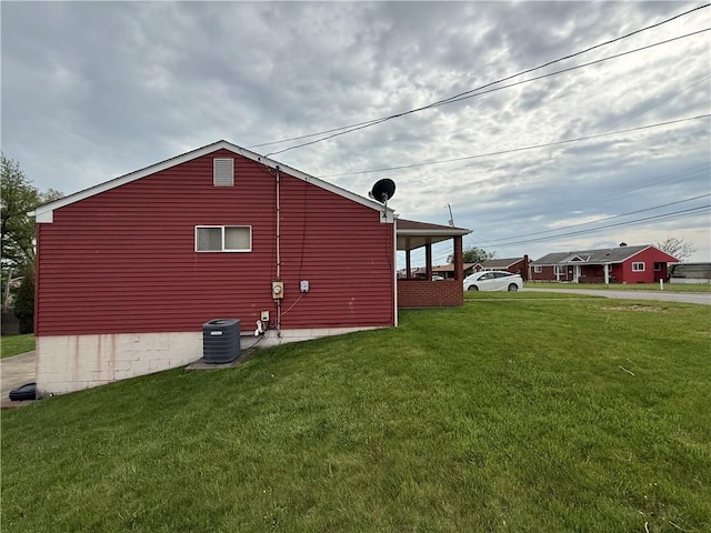 201 Lebanon Manor Dr, West Mifflin, PA 15122 - view of side of property with a yard and central AC