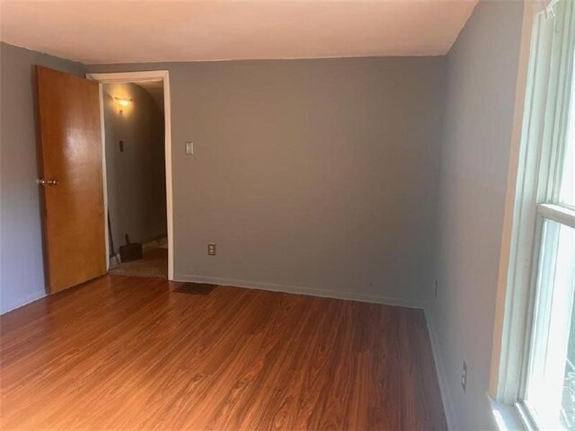 235 Glass Run Rd, Lincoln Place, PA 15207 - photo 10