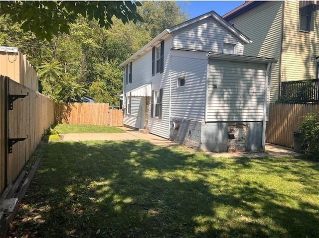 235 Glass Run Rd, Lincoln Place, PA 15207 - photo 15
