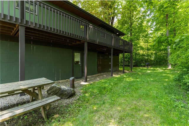 7832 Chase Dr, Shenango-Cra, PA 16134 - view of grassy yard featuring a deck