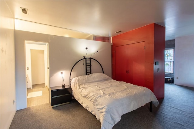6542 Dalzell Pl, Squirrel Hill, PA 15217 - carpeted bedroom featuring a closet