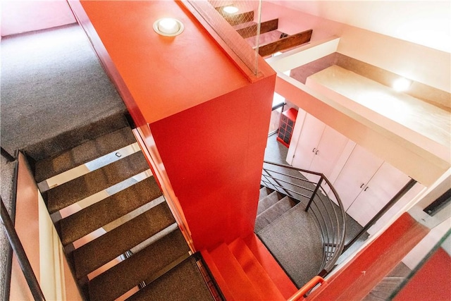 6542 Dalzell Pl, Squirrel Hill, PA 15217 - view of staircase