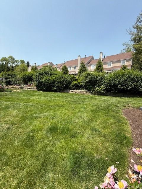 204 Thornberry Cir, Mt Lebanon, PA 15234 - view of green lawn