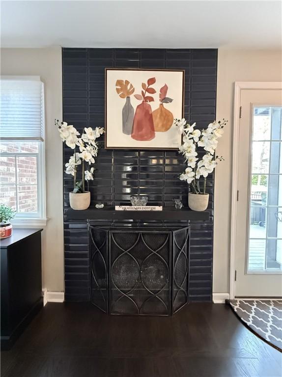 204 Thornberry Cir, Mt Lebanon, PA 15234 - detailed view of baseboards and wood finished floors