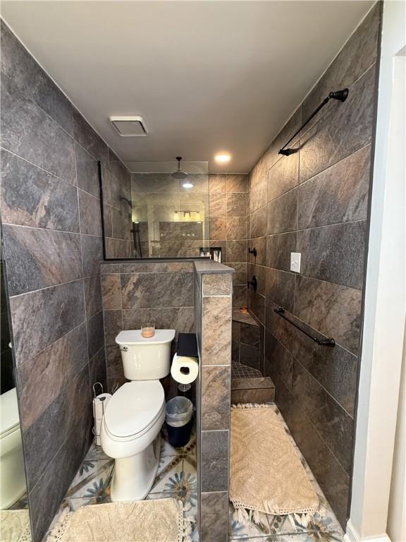 204 Thornberry Cir, Mt Lebanon, PA 15234 - full bathroom with toilet, tile walls, and a walk in shower