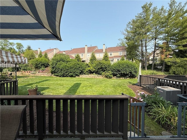 204 Thornberry Cir, Mt Lebanon, PA 15234 - view of grassy yard featuring cooling unit and a residential view