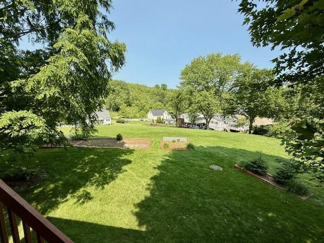 116 Valleycrest Dr, Cecil, PA 15321 - view of green lawn