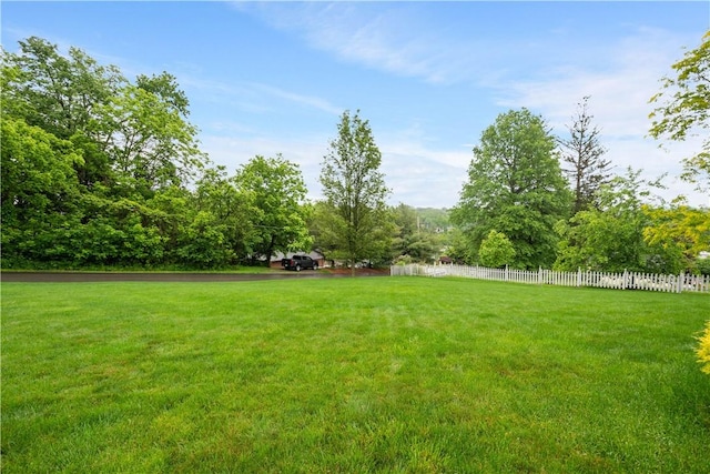 221 Red Oak Dr, Peters Twp, PA 15317 - view of yard