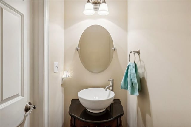 91 Shenot Rd, Marshall, PA 15090 - bathroom featuring a chandelier and vanity