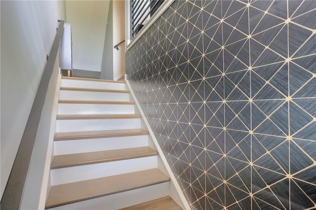 302 Highpointe Dr, Seven Fields Boro, PA 16046 - view of stairs
