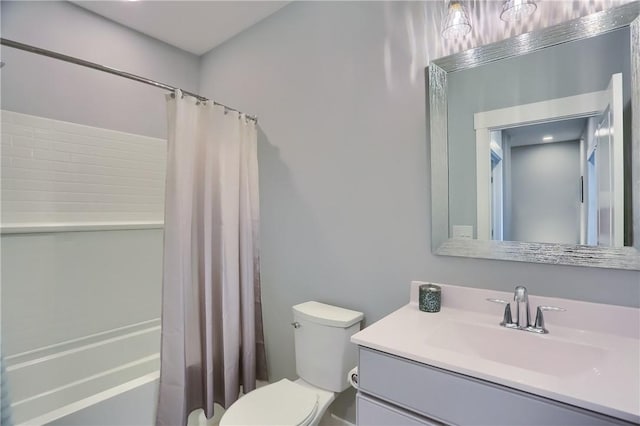 302 Highpointe Dr, Seven Fields Boro, PA 16046 - bathroom with shower / tub combo and vanity