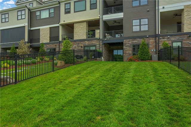 302 Highpointe Dr, Seven Fields Boro, PA 16046 - view of yard