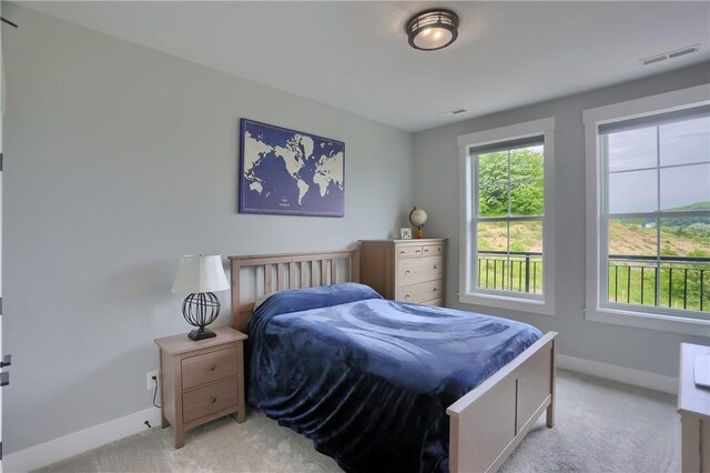302 Highpointe Dr, Seven Fields Boro, PA 16046 - bedroom featuring light colored carpet