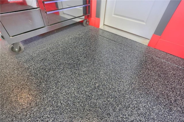 302 Highpointe Dr, Seven Fields Boro, PA 16046 - detailed view of speckle patterned floor
