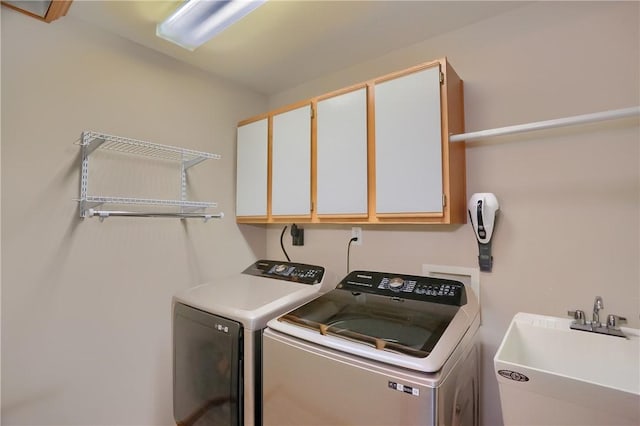 814 Graywyck Dr, Seven Fields Boro, PA 16046 - laundry area with cabinet space and washer and dryer
