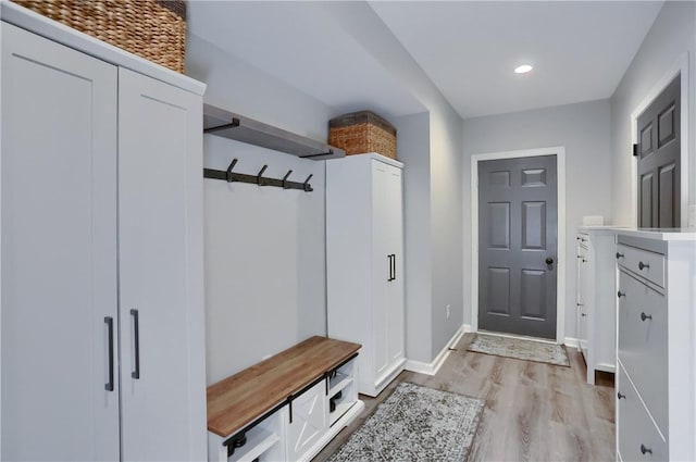 814 Graywyck Dr, Seven Fields Boro, PA 16046 - mudroom featuring light wood-type flooring, baseboards, and recessed lighting