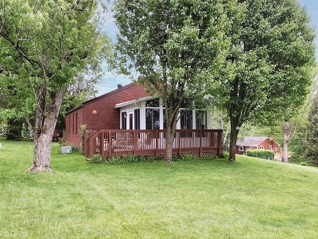 118 Judith Dr, Peters Twp, PA 15367 - view of front facade featuring a deck and a front yard