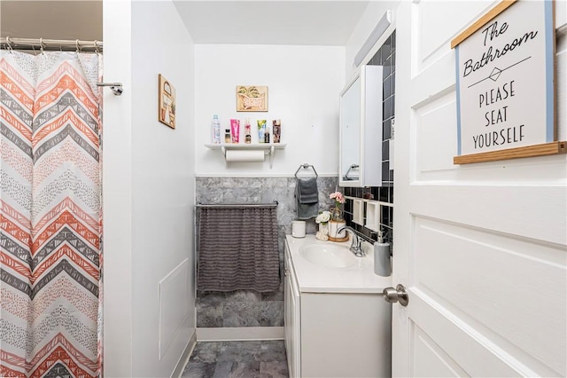 2216 Keystone Ave, Hempfield Twp Wml, PA 15601 - bathroom with vanity and a shower with curtain